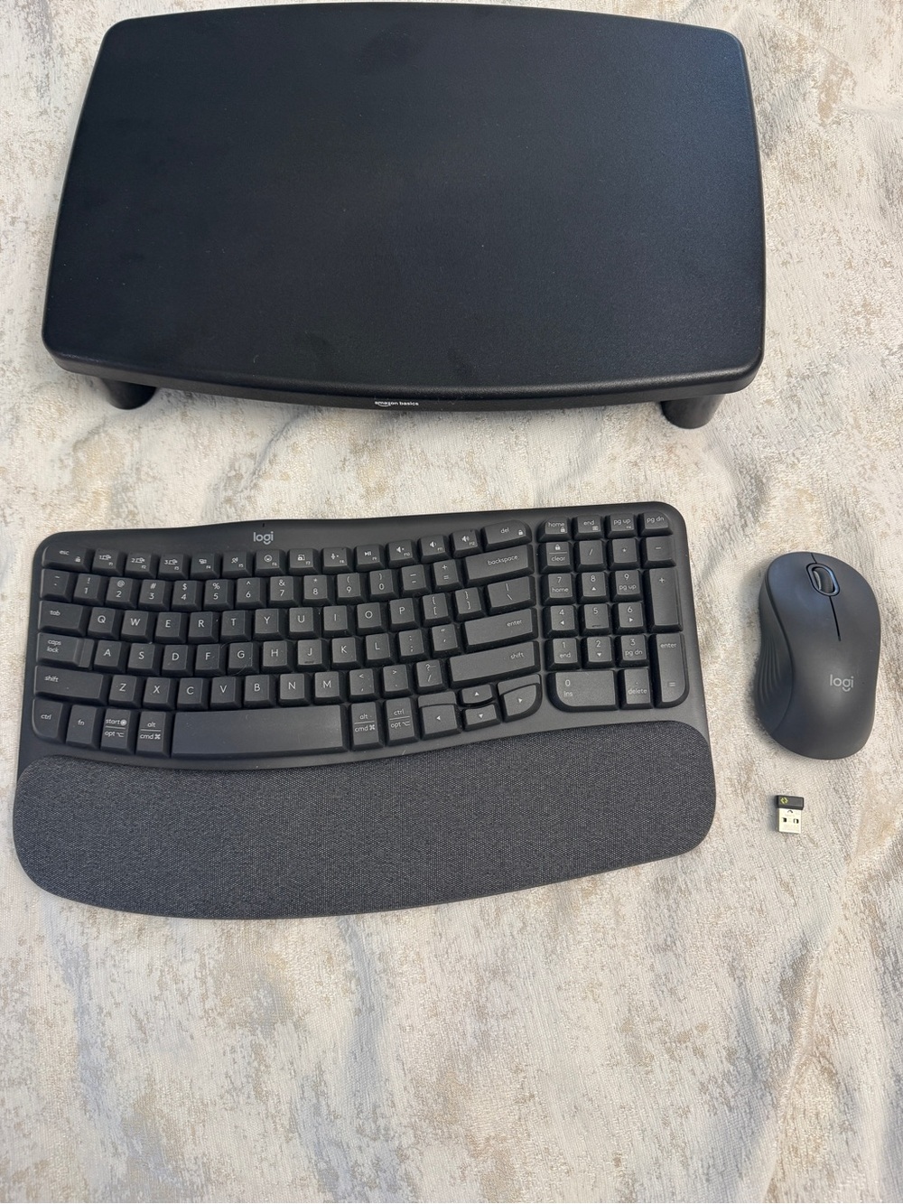 Wave Keys MK670 Logi Wireless Keyboard & Mouse, and Stand set